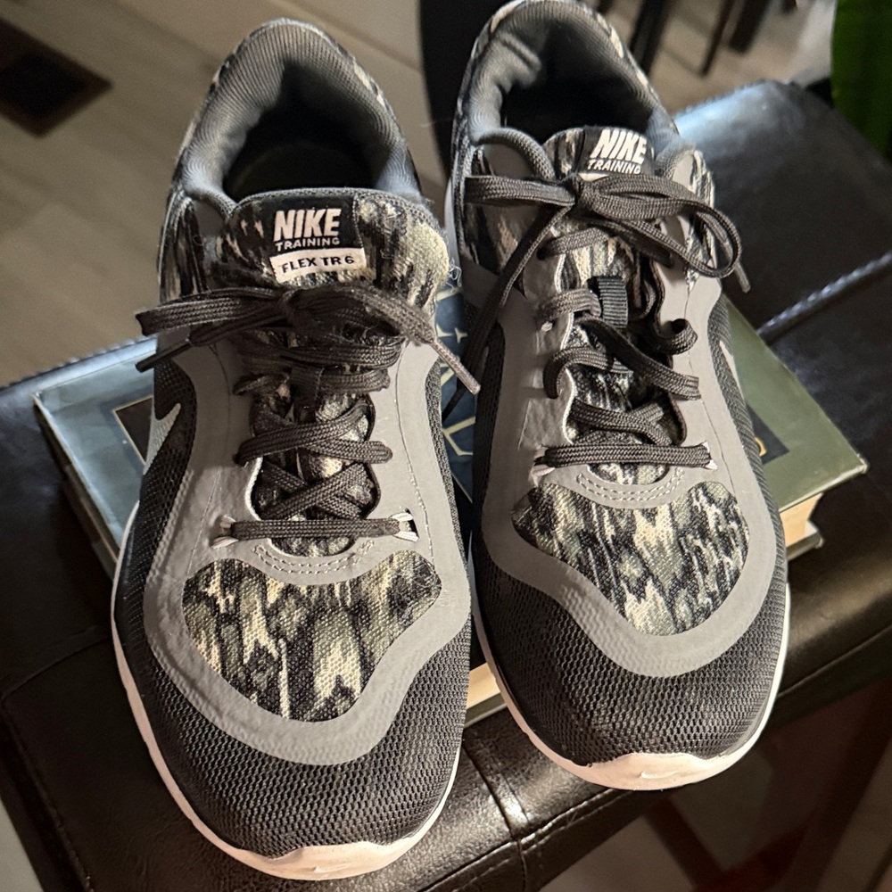 Nike Flex TR Black and Gray Training Shoes